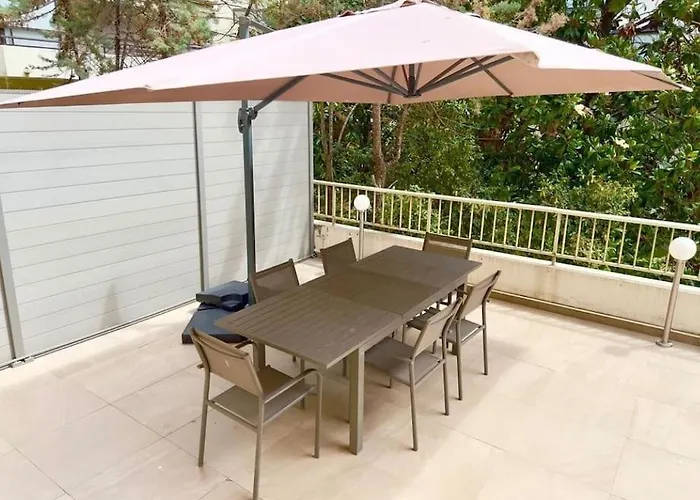 Sweet Home+terrasse De 60m2 ,2 Mn From Croisette 아파트 칸느